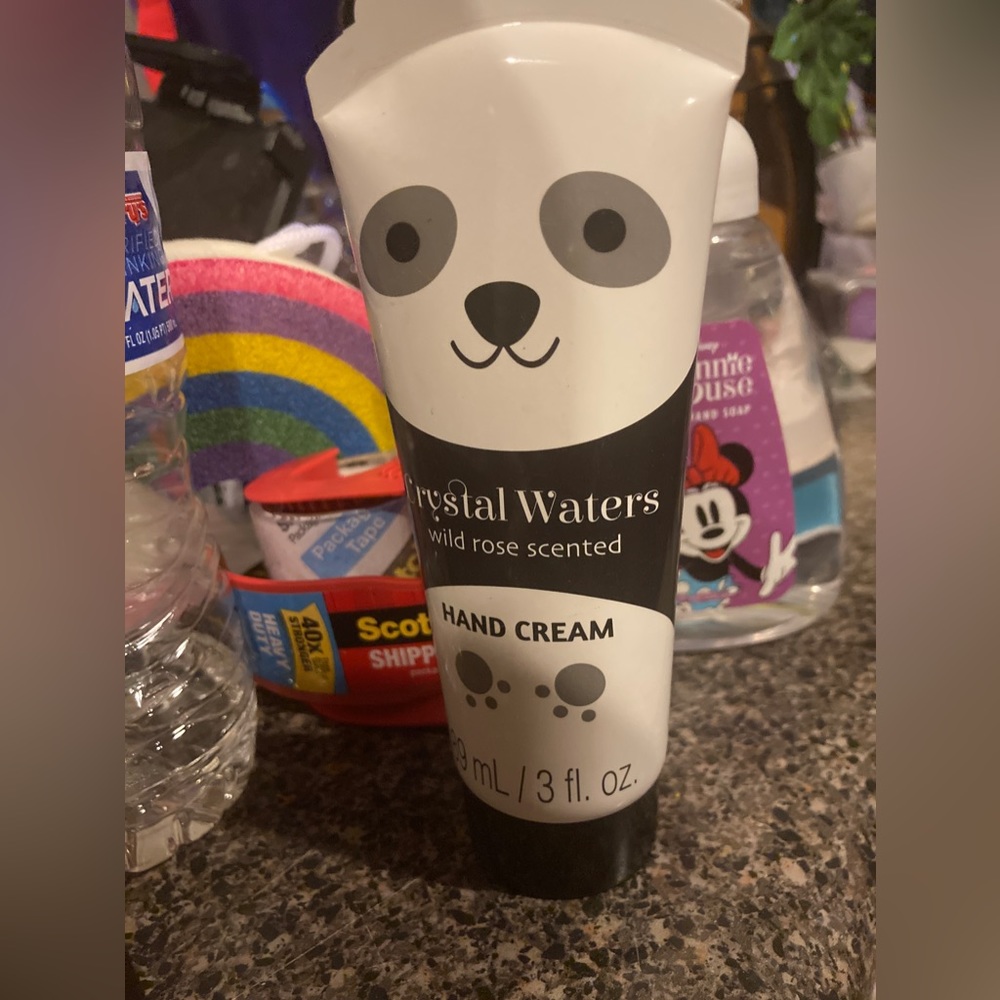 🆕crystal waters panda hand cream